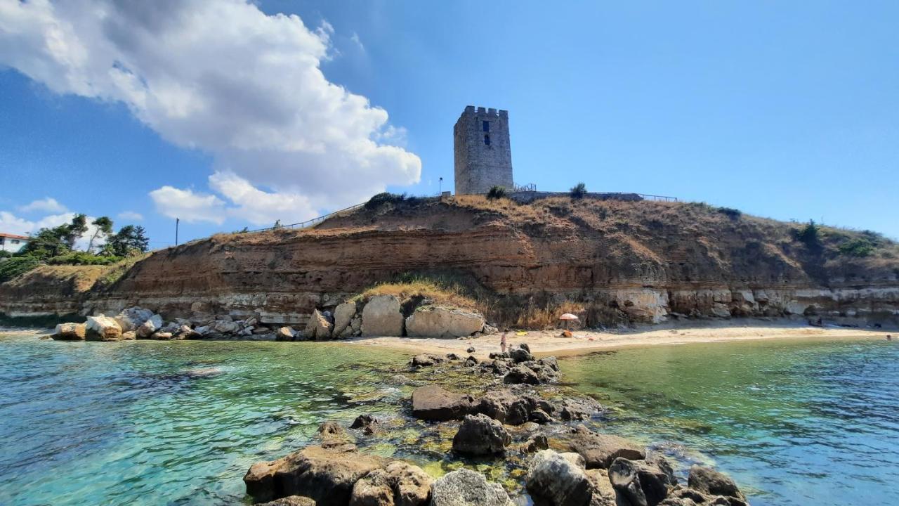 Villa Madeleine Tower View Néa Fókaia المظهر الخارجي الصورة